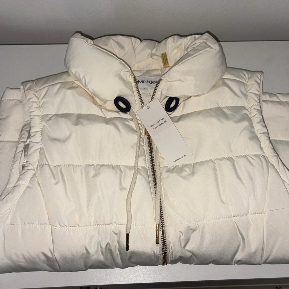 Calvin Klein Women's Off-White Puffer Vest